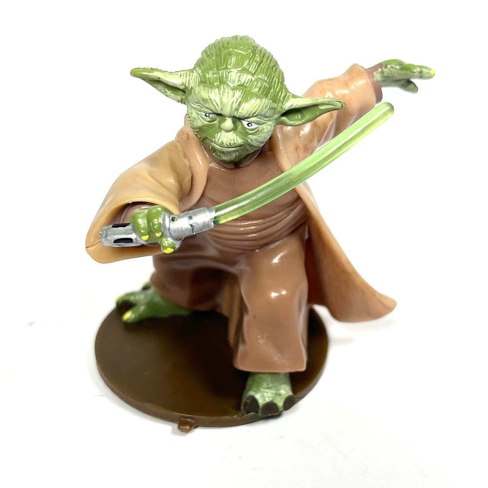 Star Wars Yoda Action Figure 2002 Attack of the Clones AOTC Hasbro Lightsaber
